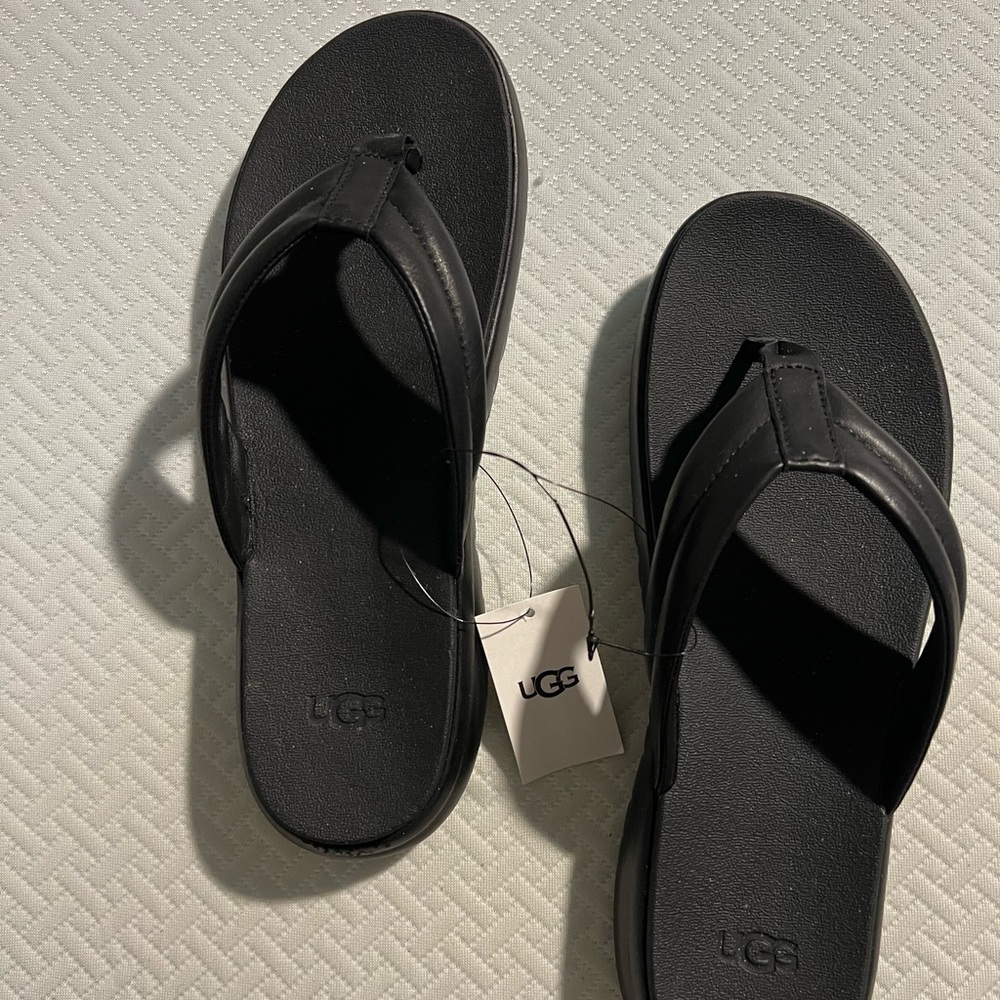 Ugg M Union flip flops size 11 black